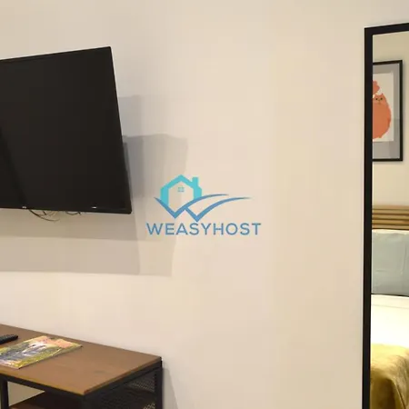 Renovated & Bright Tuscolanaflat * Rome