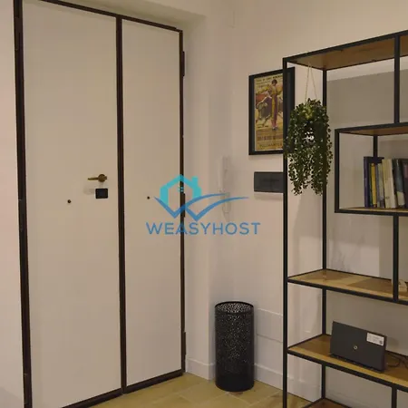 Renovated & Bright Tuscolanaflat *
